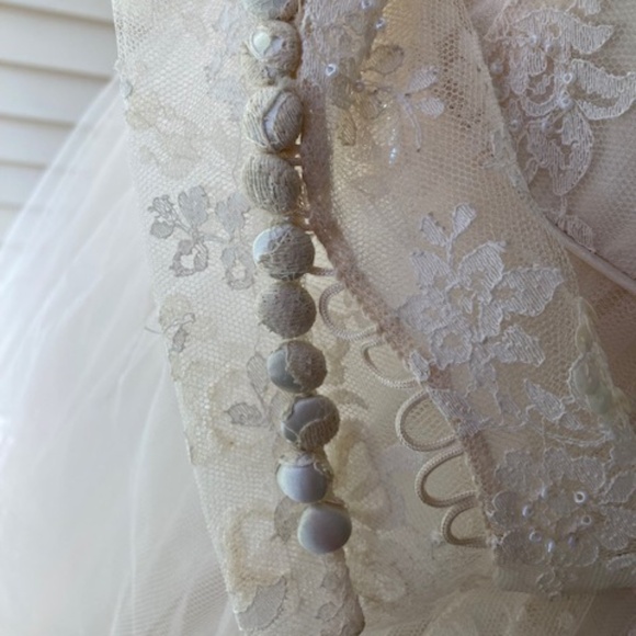 1950's "Arden of Campus Bridal" Wedding Gown - Picture 15 of 16